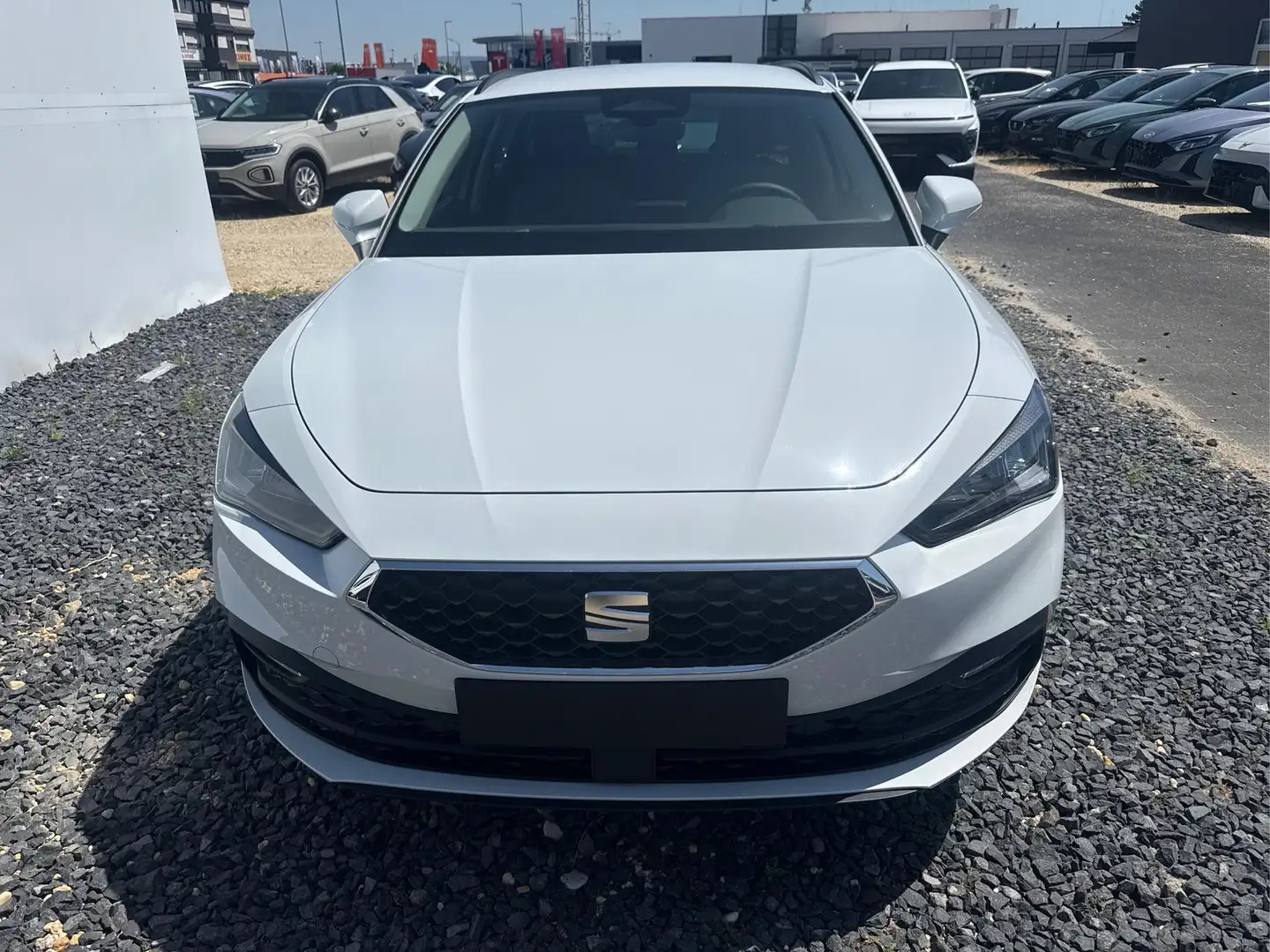SEAT Leon Sportstourer Style SHZ RFK ACC PDC 1.5 TSI 85kW... Weiß - 2
