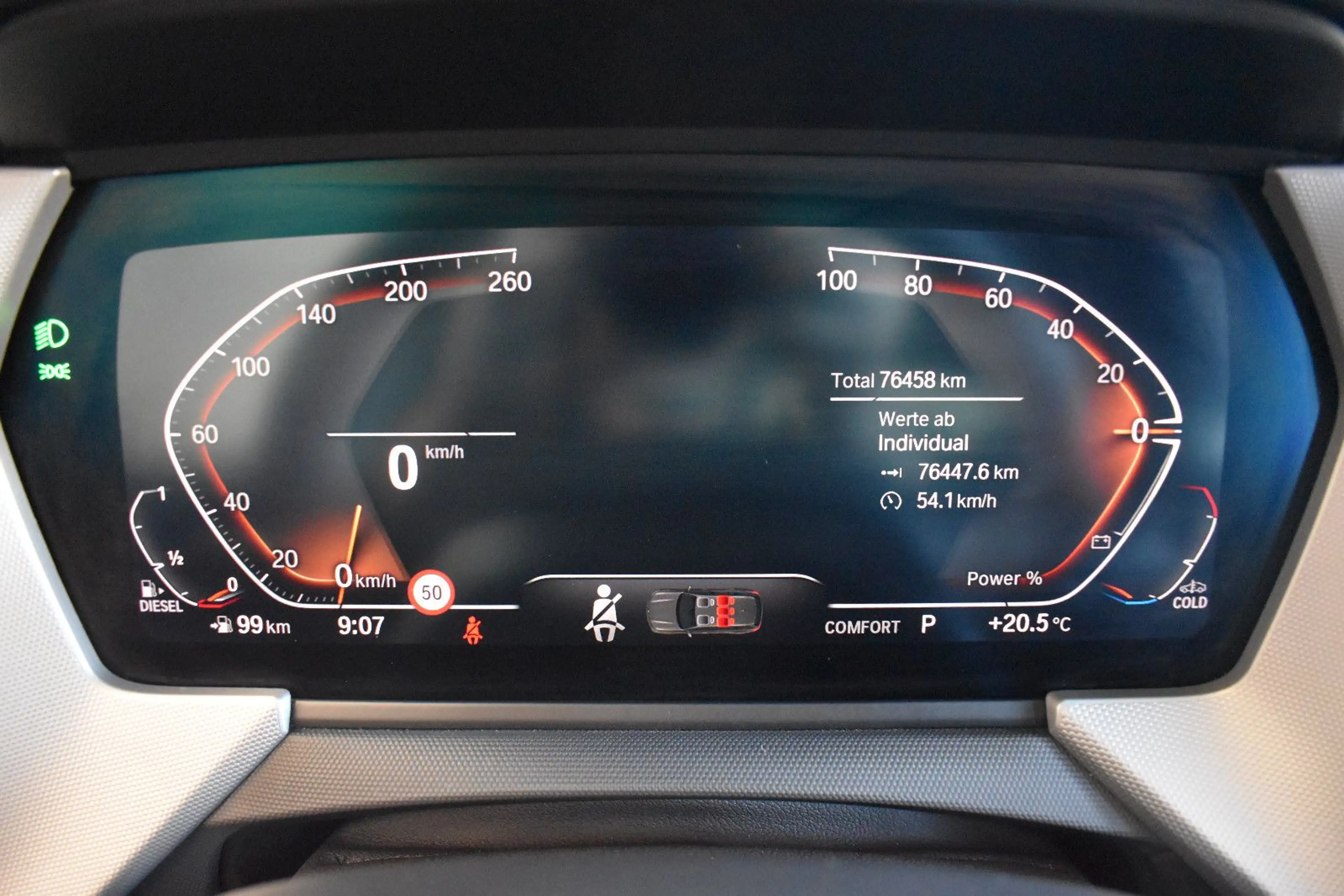 BMW 118 d Limo Advantage Aut. LED~LiveCockpit~DAB~17" — photo 15