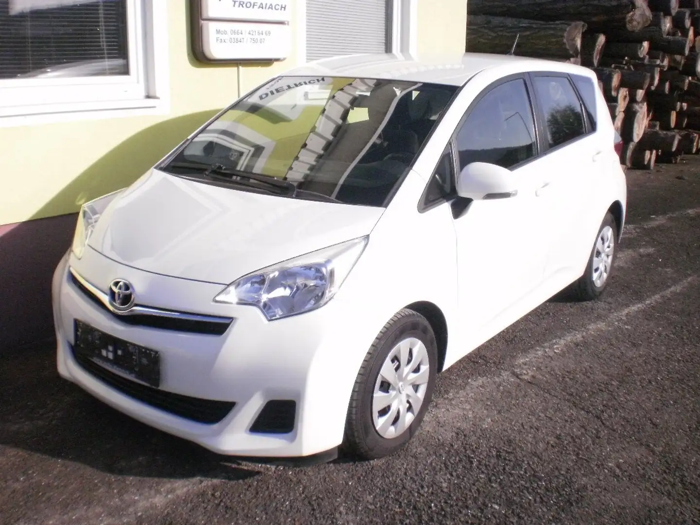 Toyota Verso-S Verso S 1,4 D-4D90 Young DPF Weiß - 1