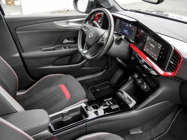 Opel Mokka-E view 3