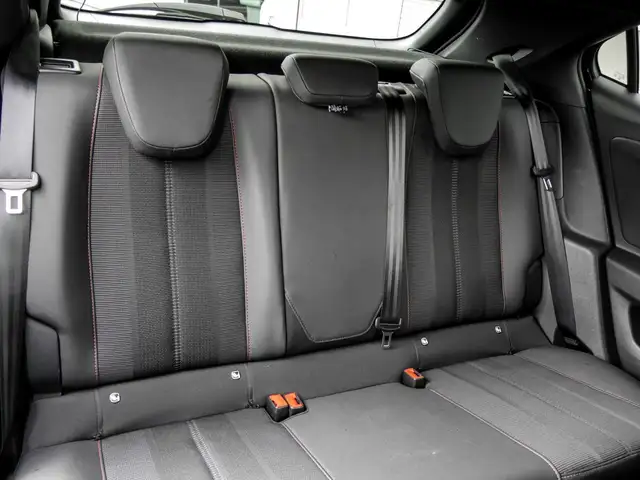 Opel Mokka-E view 4