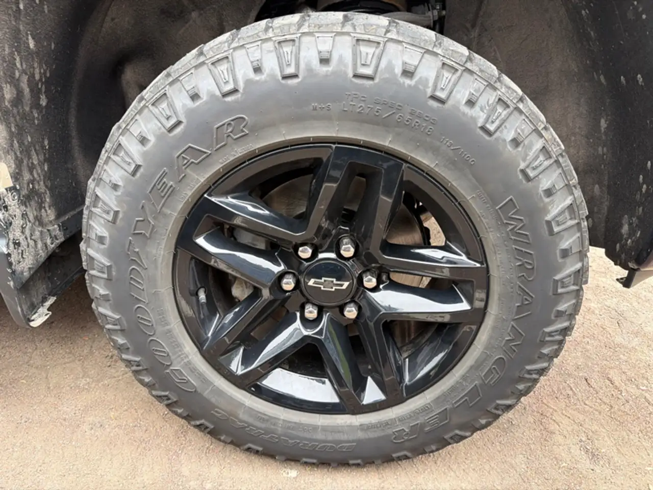 Chevrolet Silverado 1500 снимка Chevrolet Silverado 1500