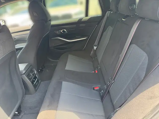 BMW 3 Series view 11