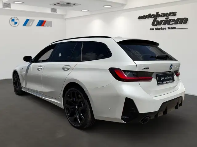 BMW 3 Series view 4