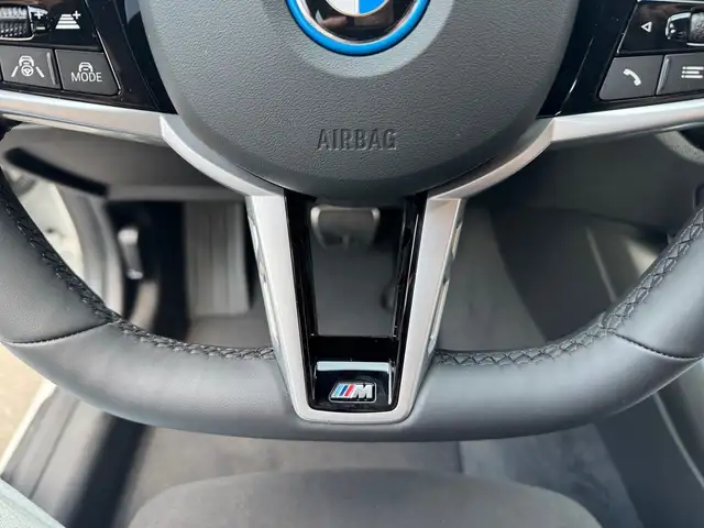 BMW 3 Series view 15