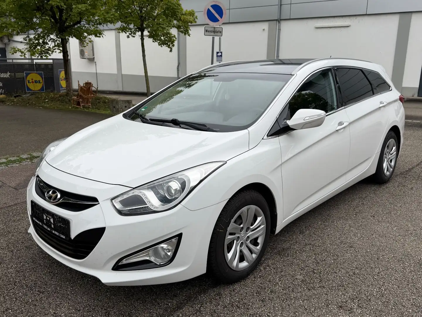 Hyundai i40 cw Edition TÜV NEU/TEMPOMAT/LED/KLIMA/ Biały - 2