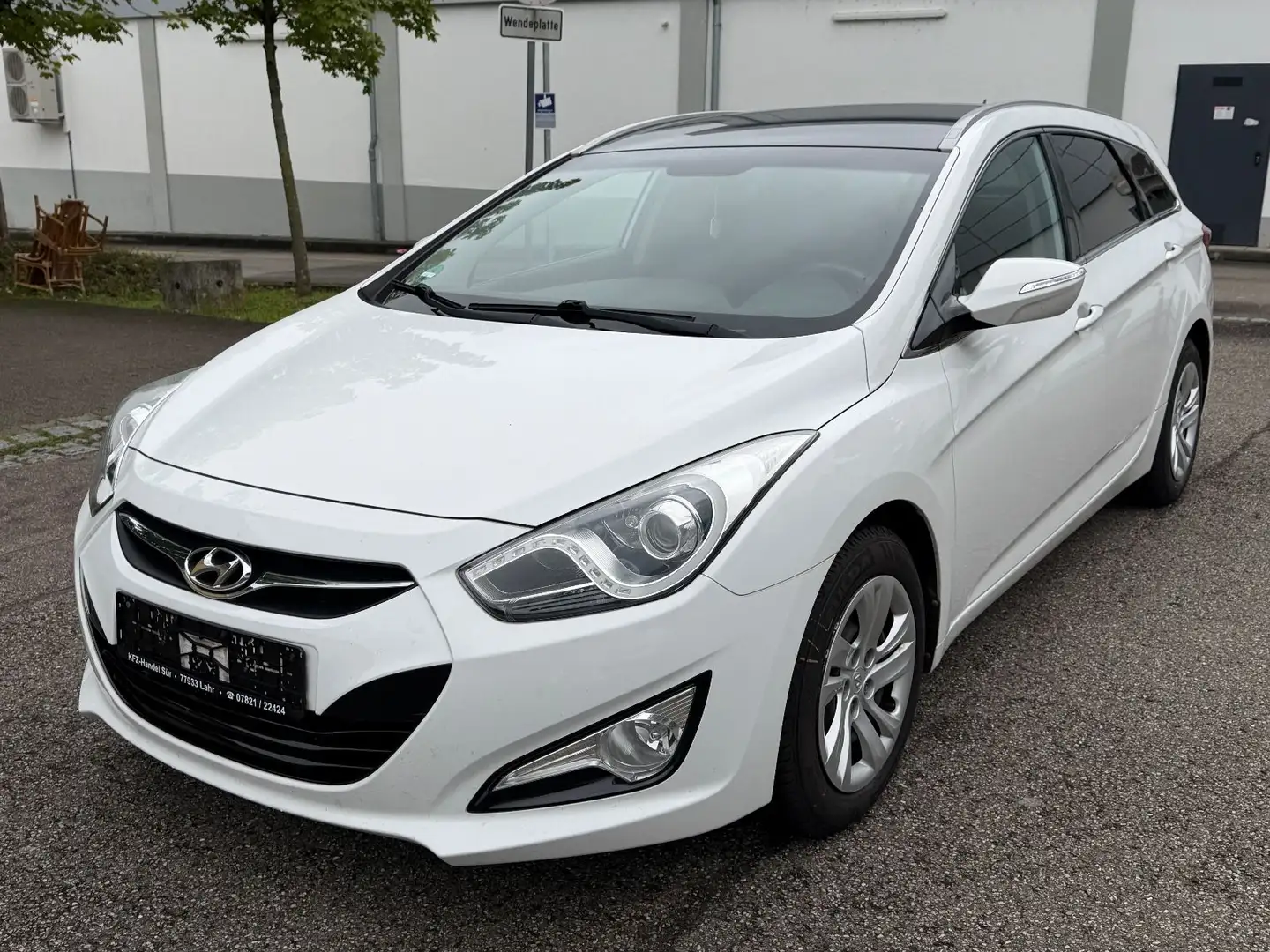 Hyundai i40 cw Edition TÜV NEU/TEMPOMAT/LED/KLIMA/ Biały - 1