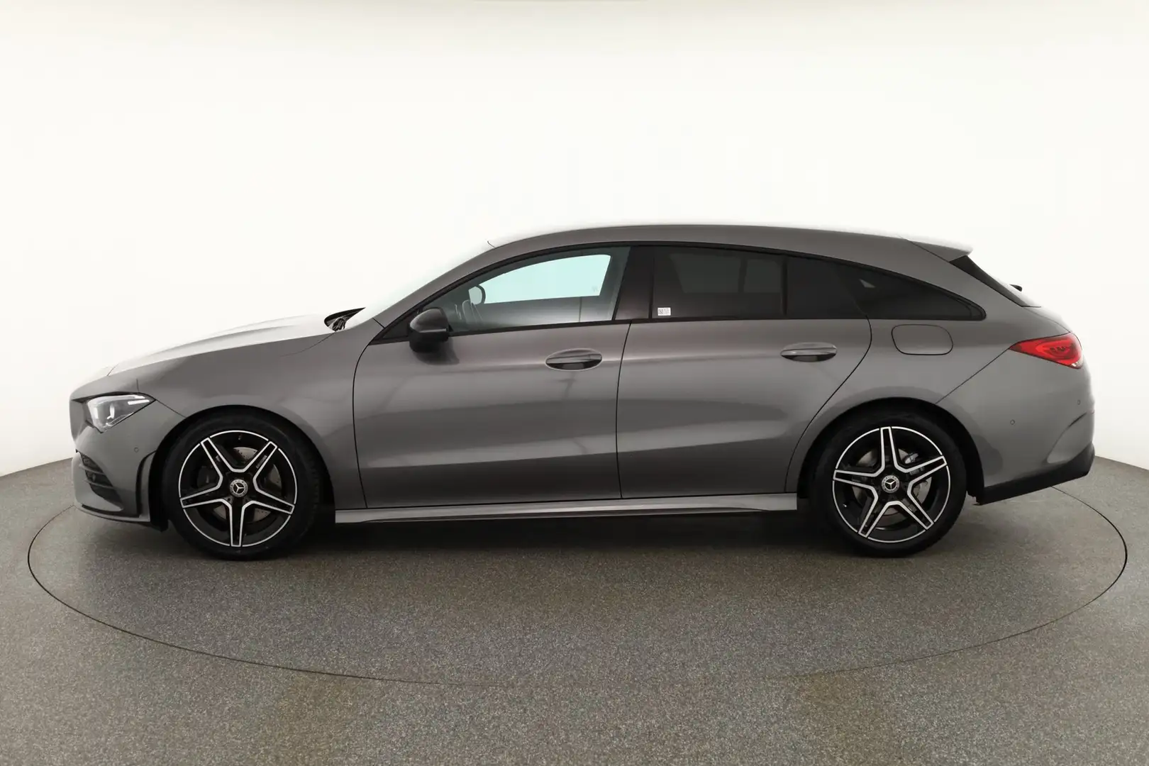Mercedes-Benz CLA 200 Shooting Brake AMG Line LED Widescreen Grijs - 2