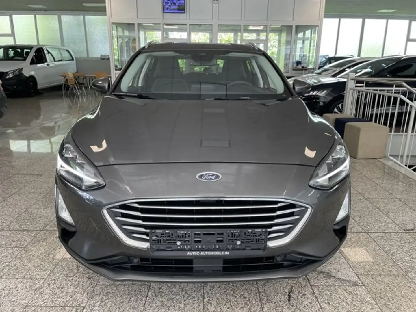Ford Focus Turnier Titanium 1.5 KAMERA+SPURHALTE+LED Grau - 2