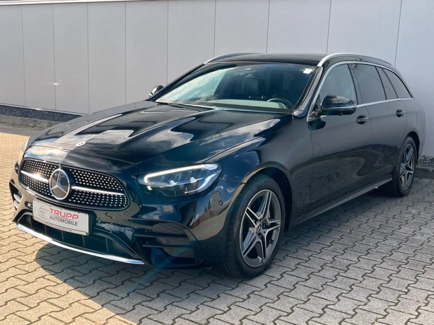 Mercedes-Benz E 300 de AMG/LED/AHK/PANO/360°/VIRTUAL/SHZ/NAVI Schwarz - 2