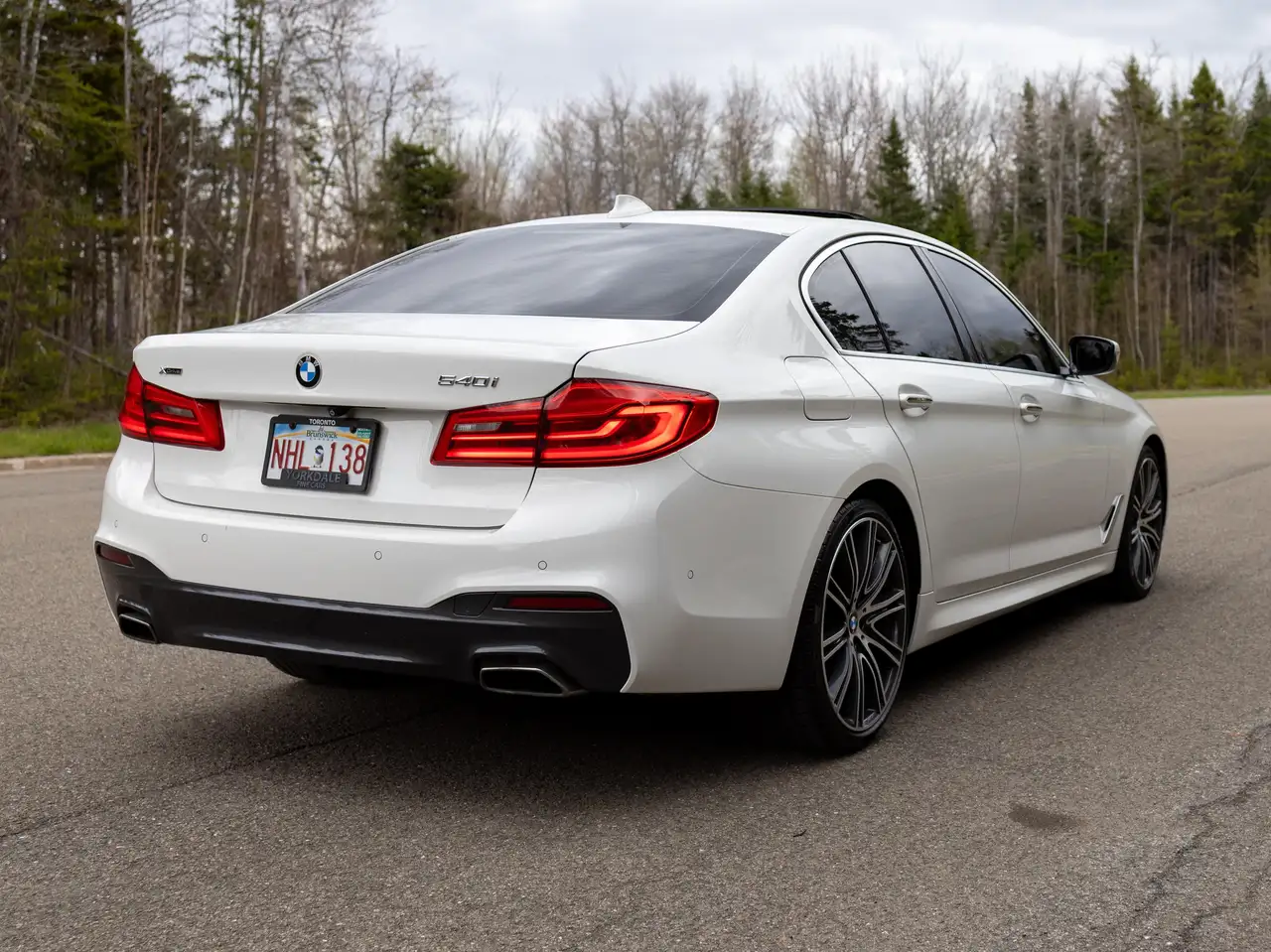 BMW 5 Series снимка BMW 5 Series