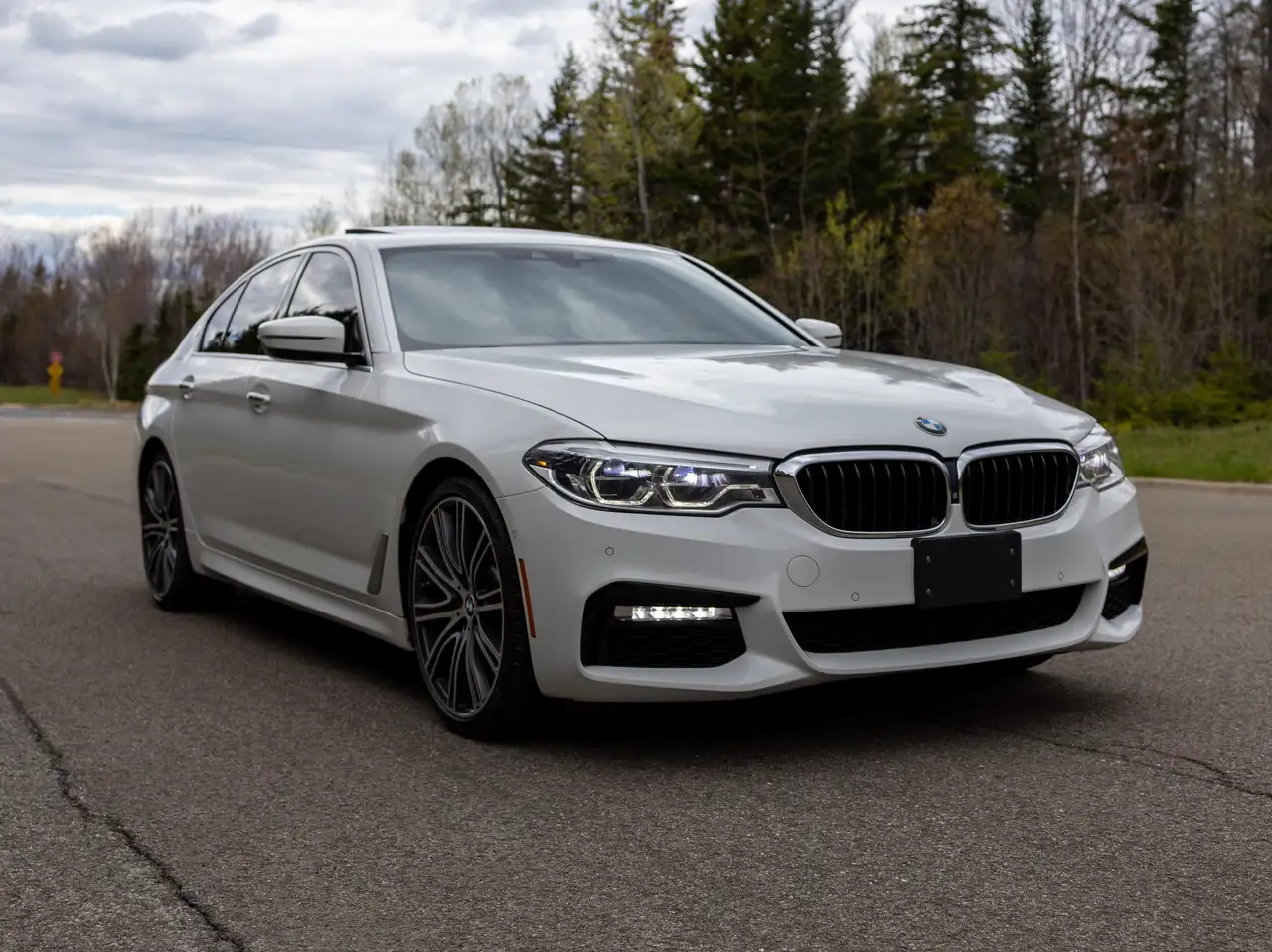 BMW 5 Series снимка BMW 5 Series