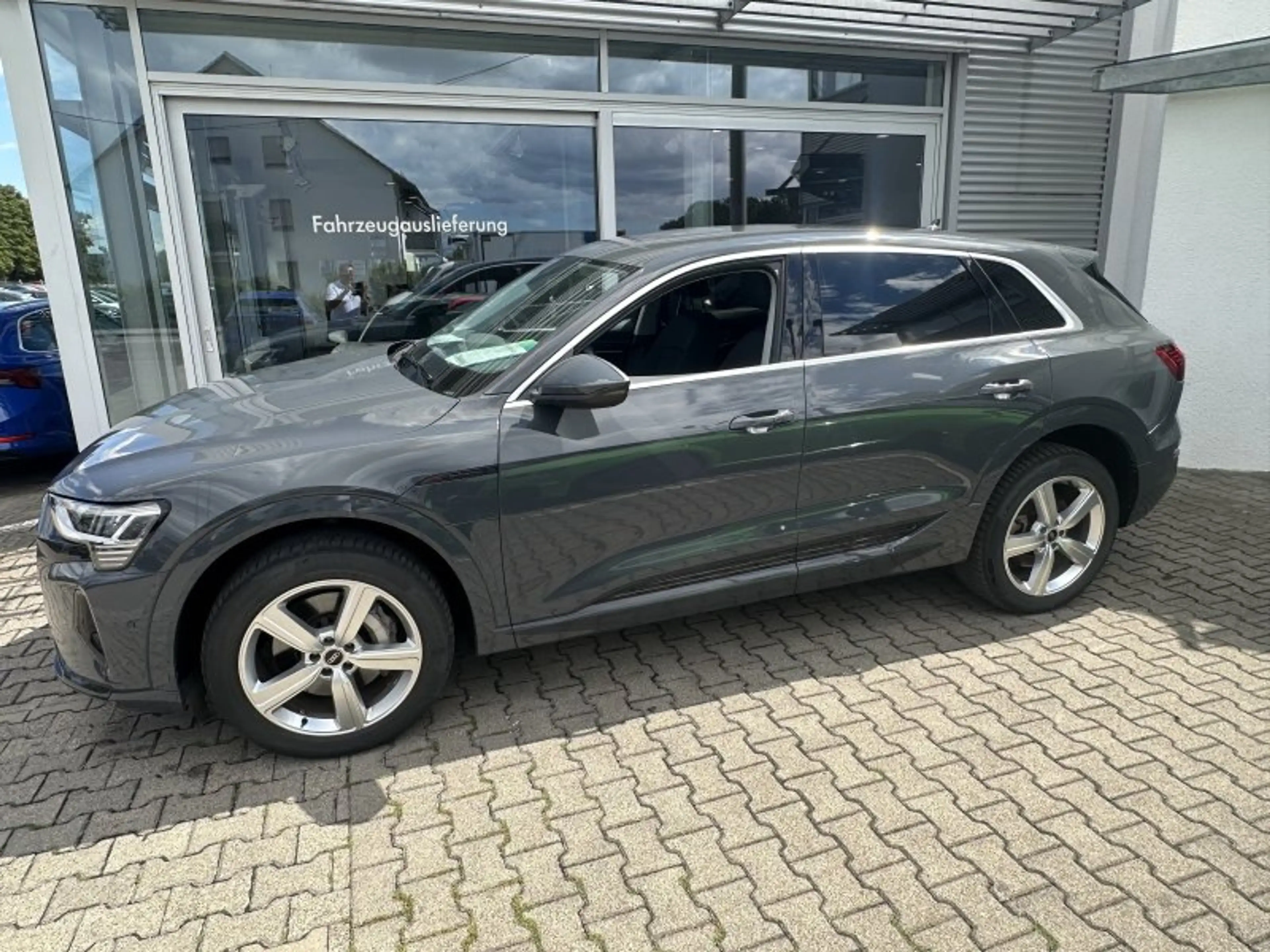 Audi Q8 e-tron 50 quattro advanced Navi Matrix Kamera 20 Zoll SHZ — photo 3