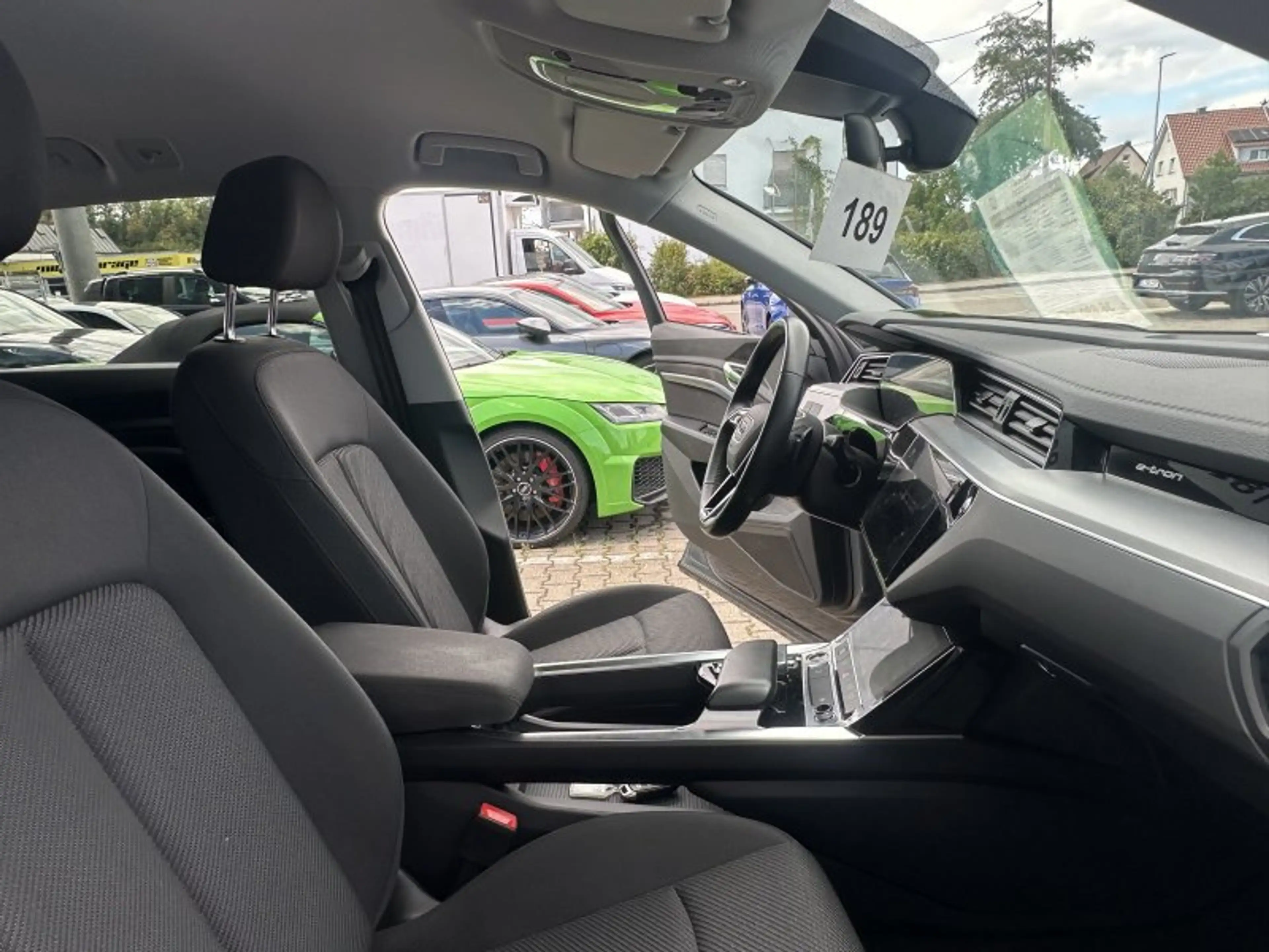 Audi Q8 e-tron 50 quattro advanced Navi Matrix Kamera 20 Zoll SHZ — photo 14