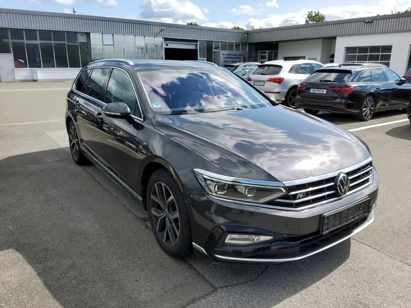Volkswagen Passat Variant 2.0 TDI DSG R-LINE*R-CAM*AHK*VIRT Grau - 2