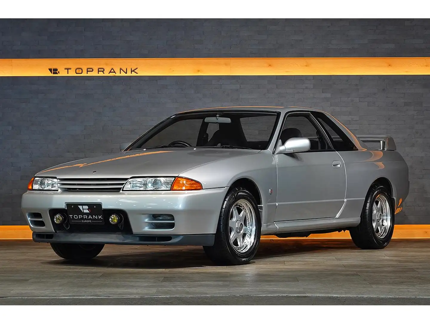 Nissan Skyline GTR Grau - 2