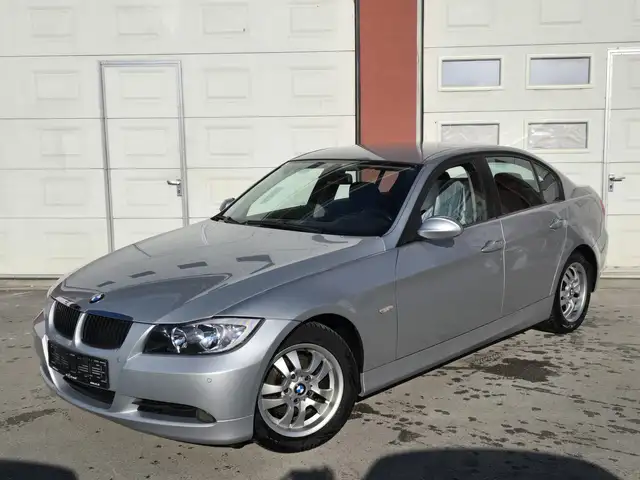 BMW 318 i Österreich Paket