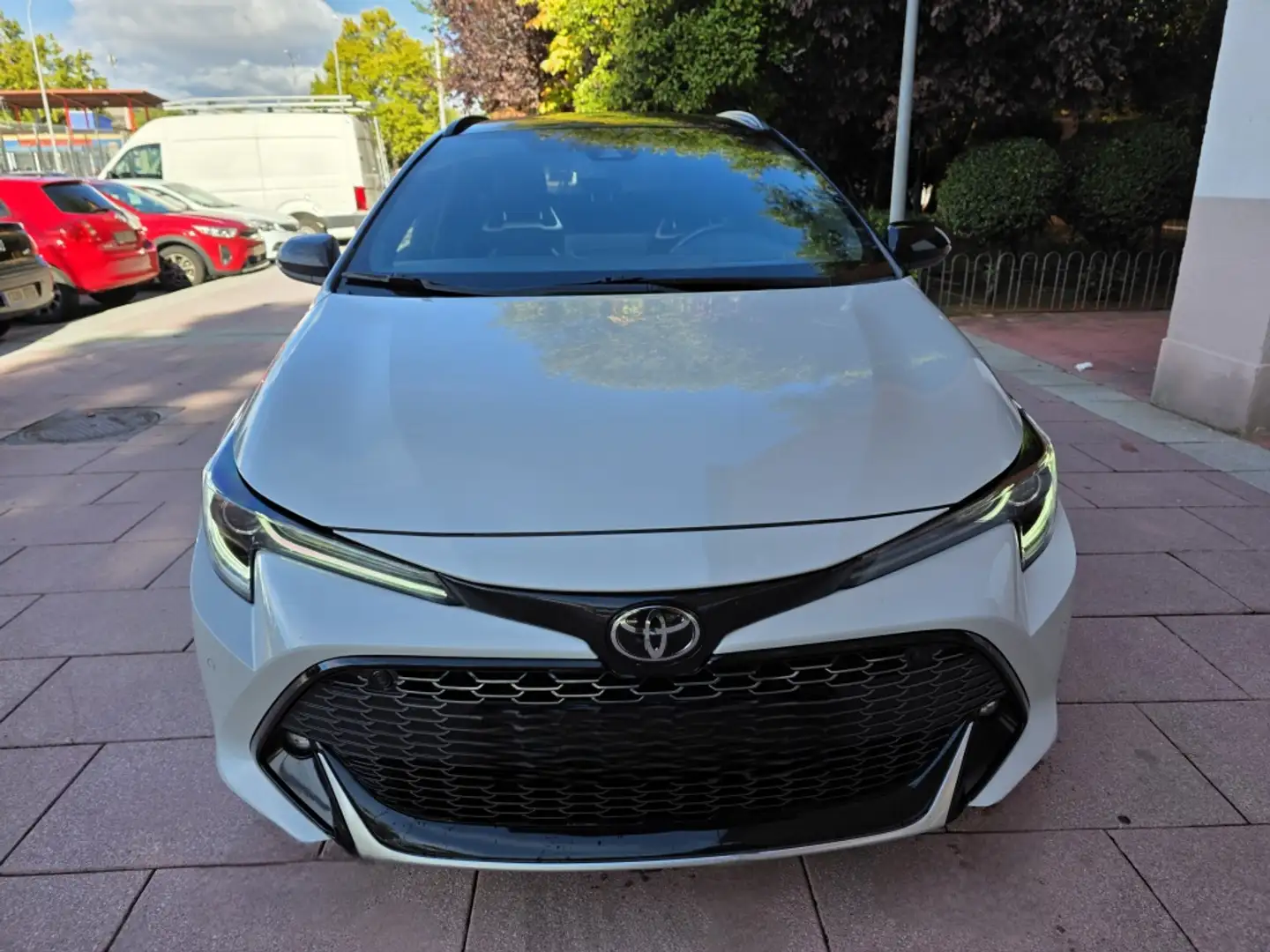 Toyota Corolla Touring Sports 180H GR-Sport Blanc - 2