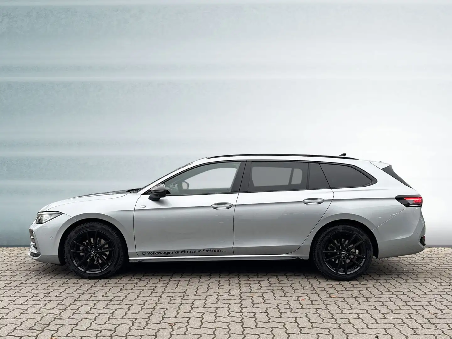 Volkswagen Passat 2.0 TDI R-Line DSG, LED AHK Navi App-Connect Plateado - 2