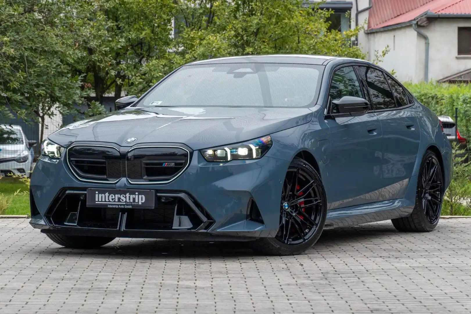 BMW M5 INDIVIDUAL.DR.ASS.PLUS.PANORAMA.B&W.LED.360° Grau - 1