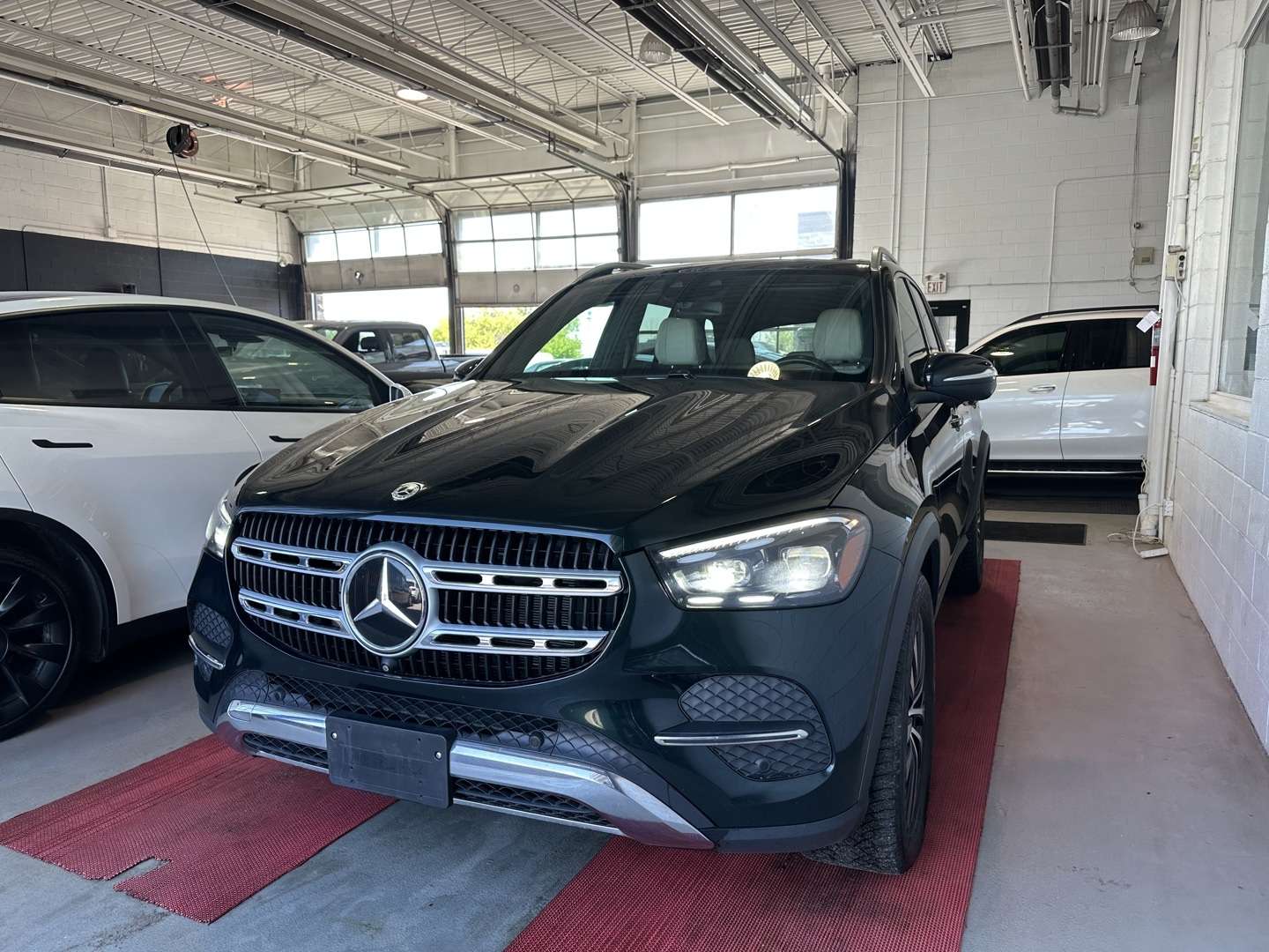 2024 Mercedes-Benz GLE 350 AWD | CLEAN CARFAX | PANO ROOF | NAV alt 3