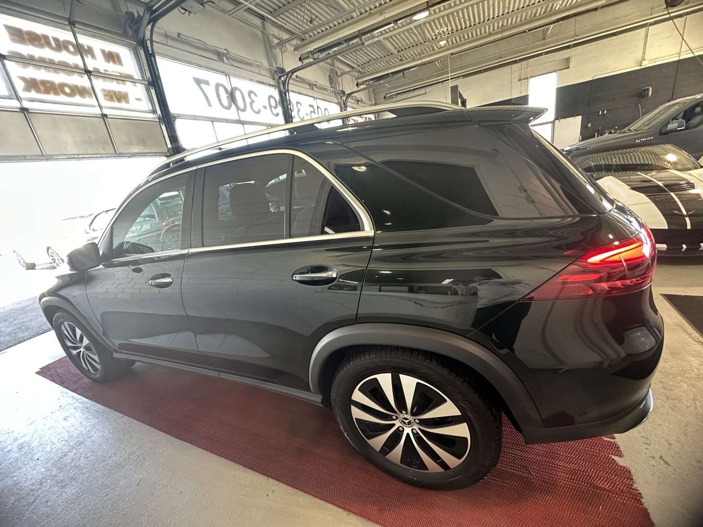2024 Mercedes-Benz GLE 350 AWD | CLEAN CARFAX | PANO ROOF | NAV alt 4