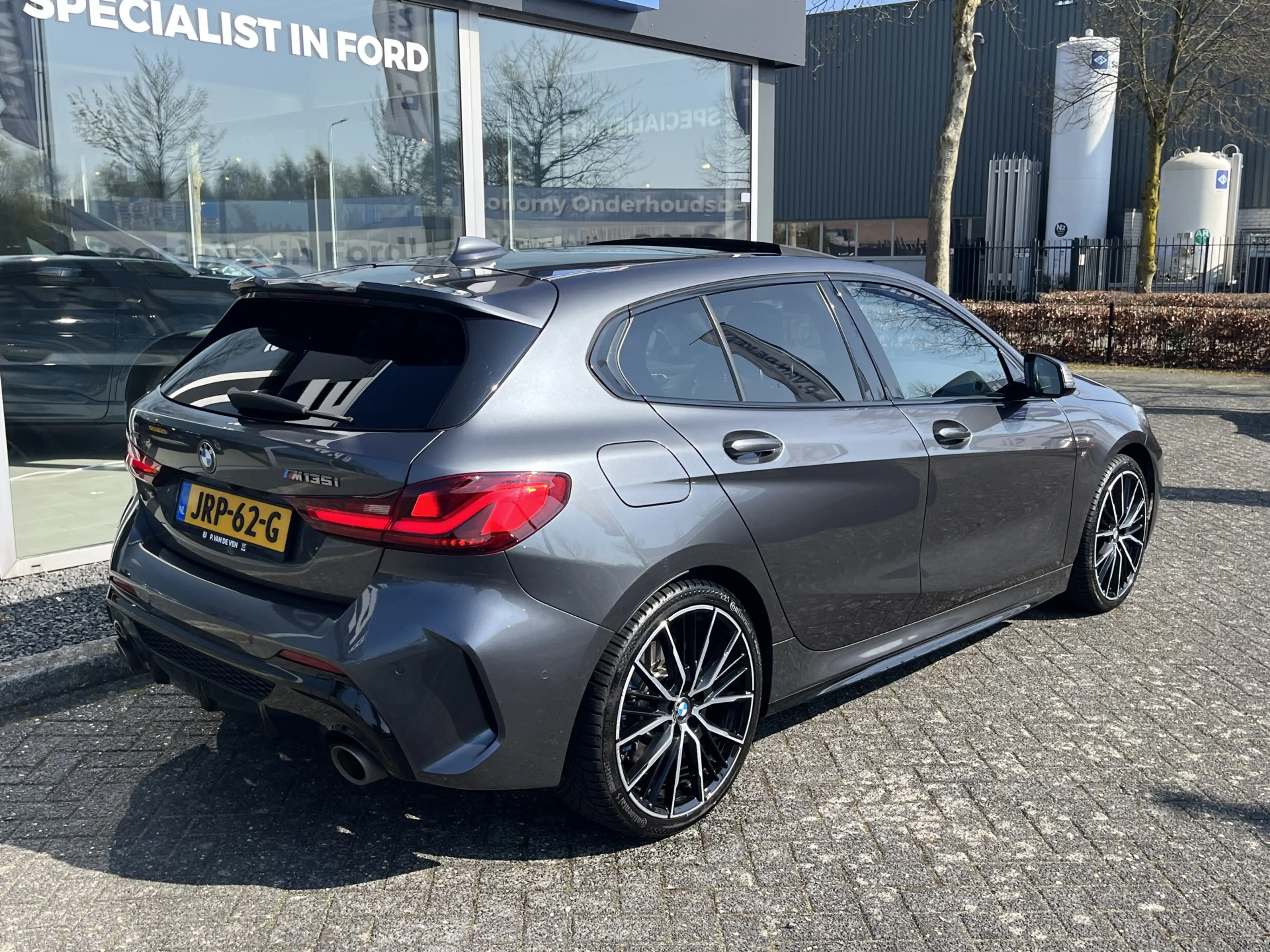BMW 135 1-serie M135i xDrive High Executive M Sport 306pk — photo 11