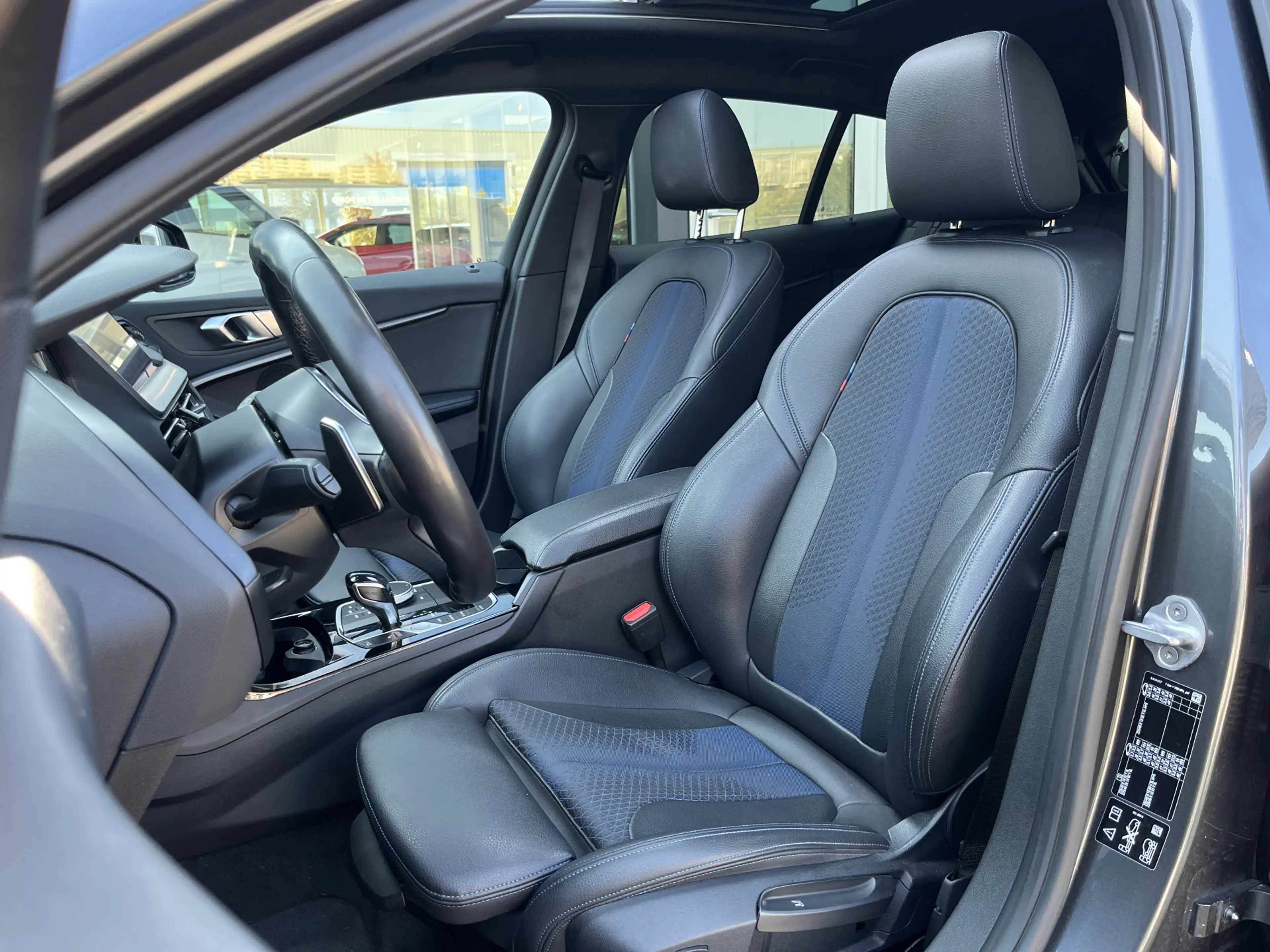 BMW 135 1-serie M135i xDrive High Executive M Sport 306pk — photo 5