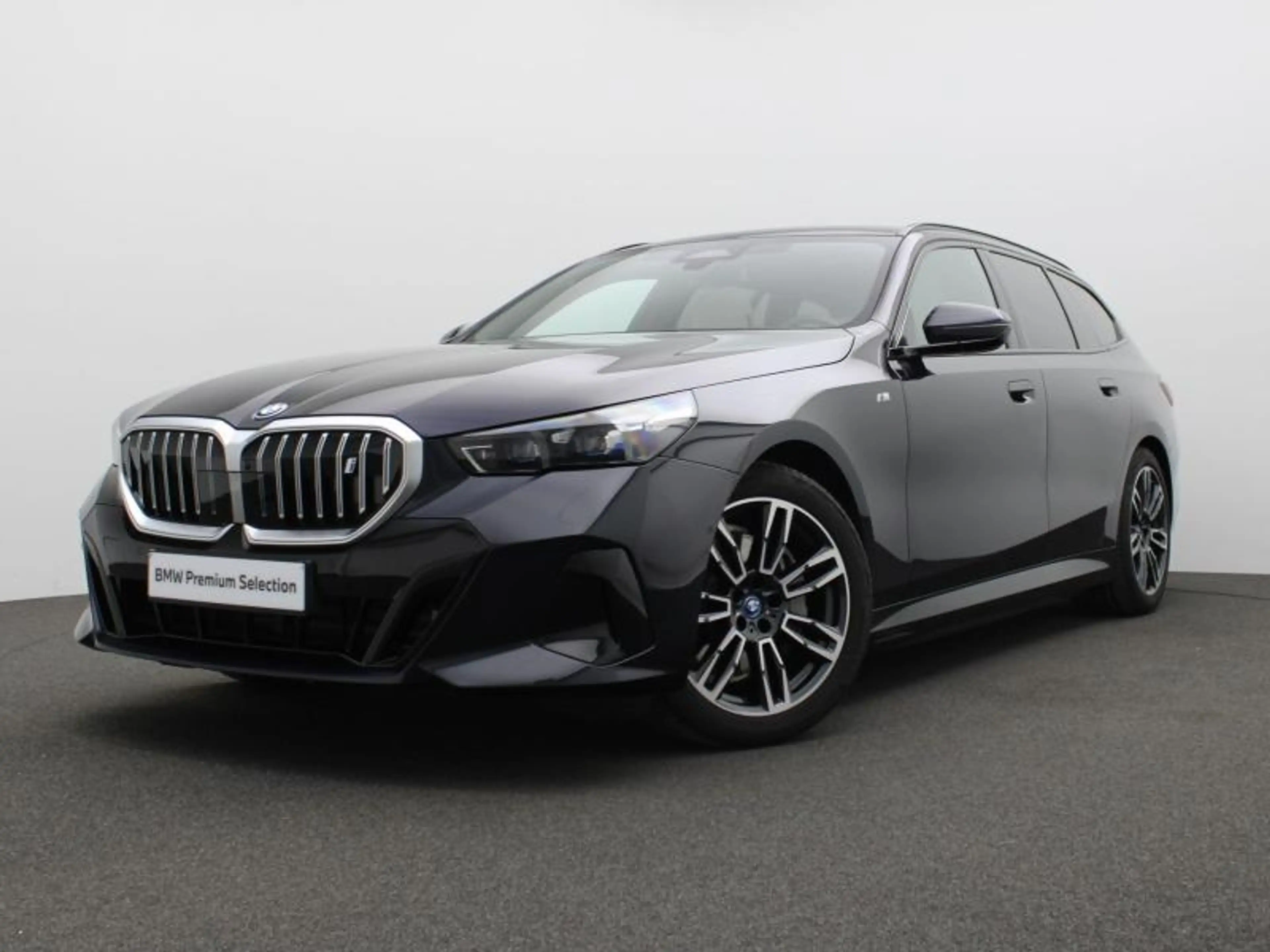 BMW i5 M SPORT - PANODAK - ACC - ICONIC GLOW