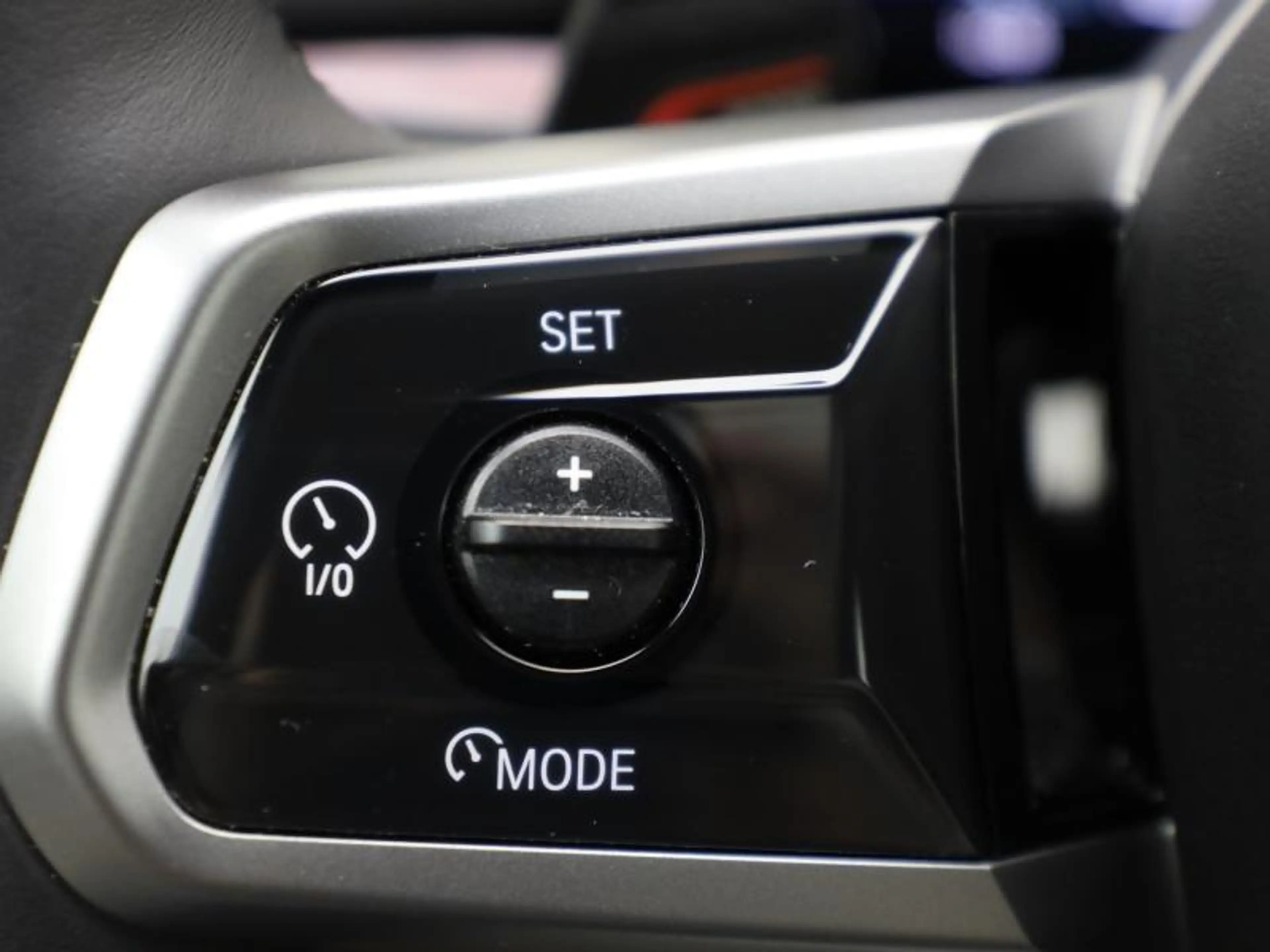 BMW i5 M SPORT - PANODAK - ACC - ICONIC GLOW — photo 11