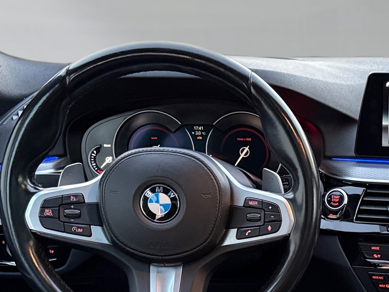 BMW 550 Touring M550 d xDrive — photo 11