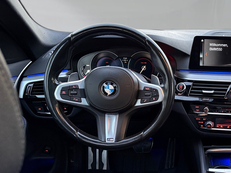 BMW 550 Touring M550 d xDrive — photo 14