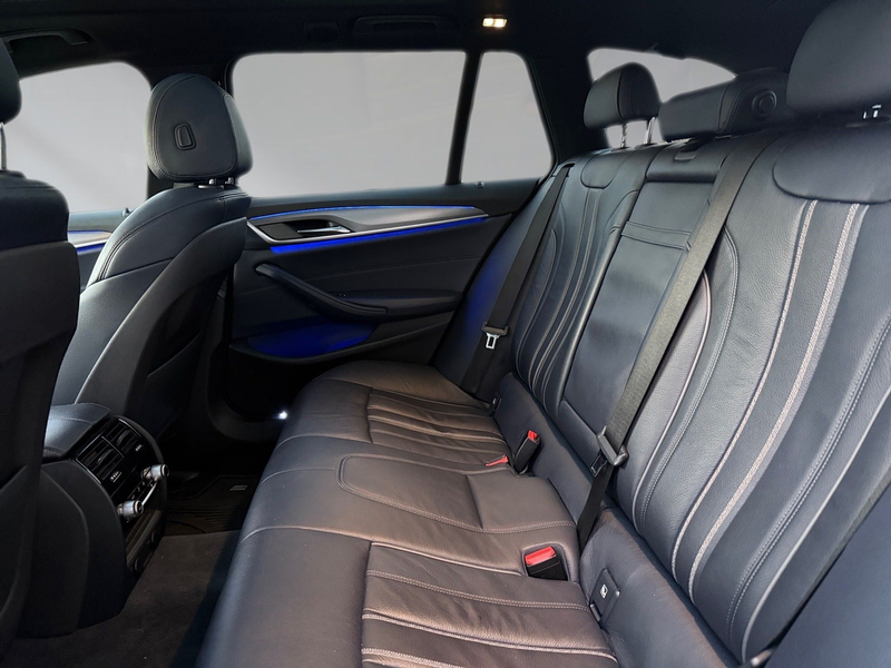 BMW 550 Touring M550 d xDrive — photo 12