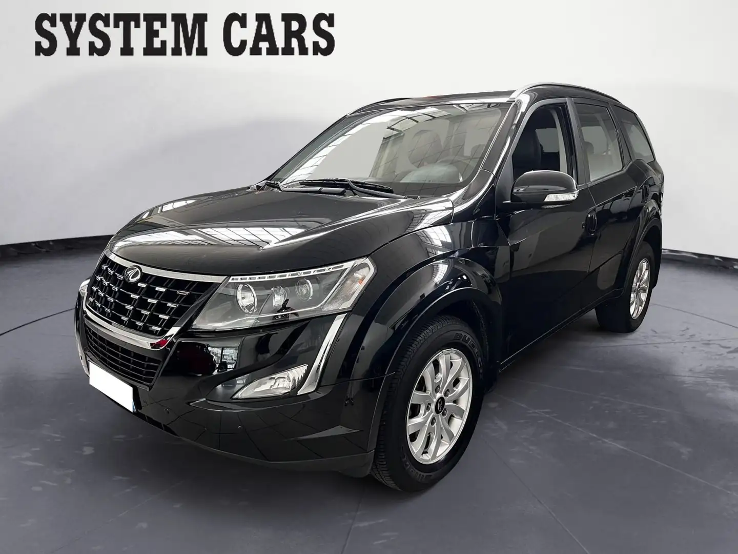 Mahindra XUV500 XUV500 W8 FWD - 7 POSTI - OK PER NEOPATENTATI - CATENA DI DISTRIBUZIONE Schwarz - 1