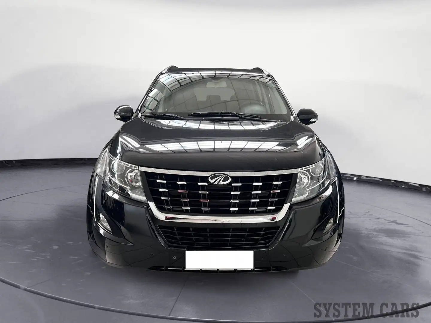 Mahindra XUV500 XUV500 W8 FWD (4x2) - OK NEOPATENTATI - 7 POSTI Schwarz - 2