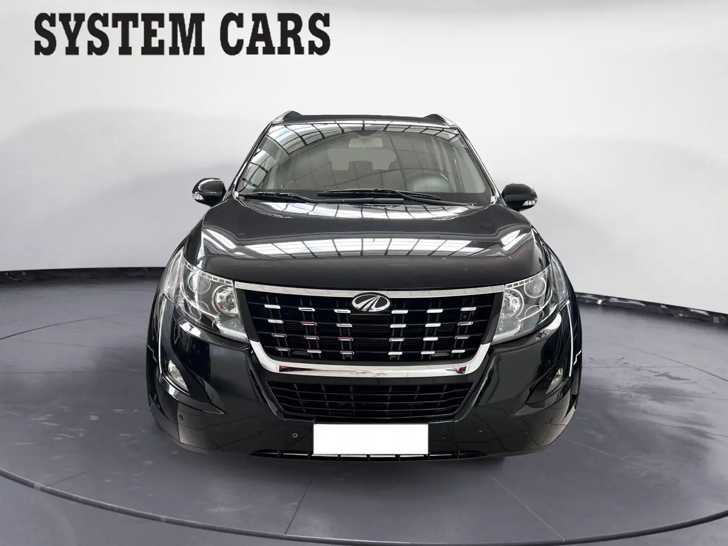 Mahindra XUV500 XUV500 W8 FWD - 7 POSTI - OK PER NEOPATENTATI - CATENA DI DISTRIBUZIONE Schwarz - 2