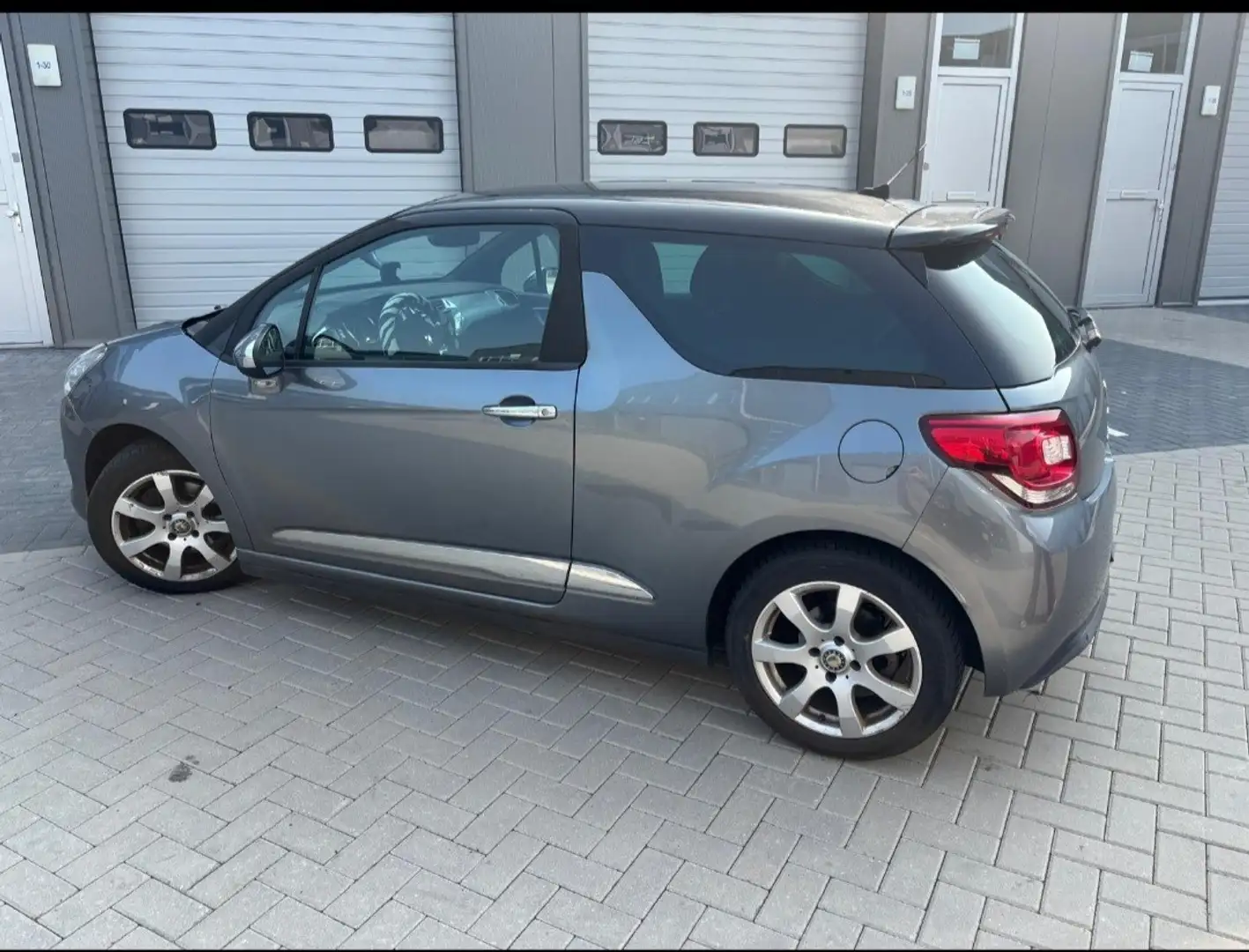 Citroen DS3 1.6 THP Sport Chic Zilver - 2