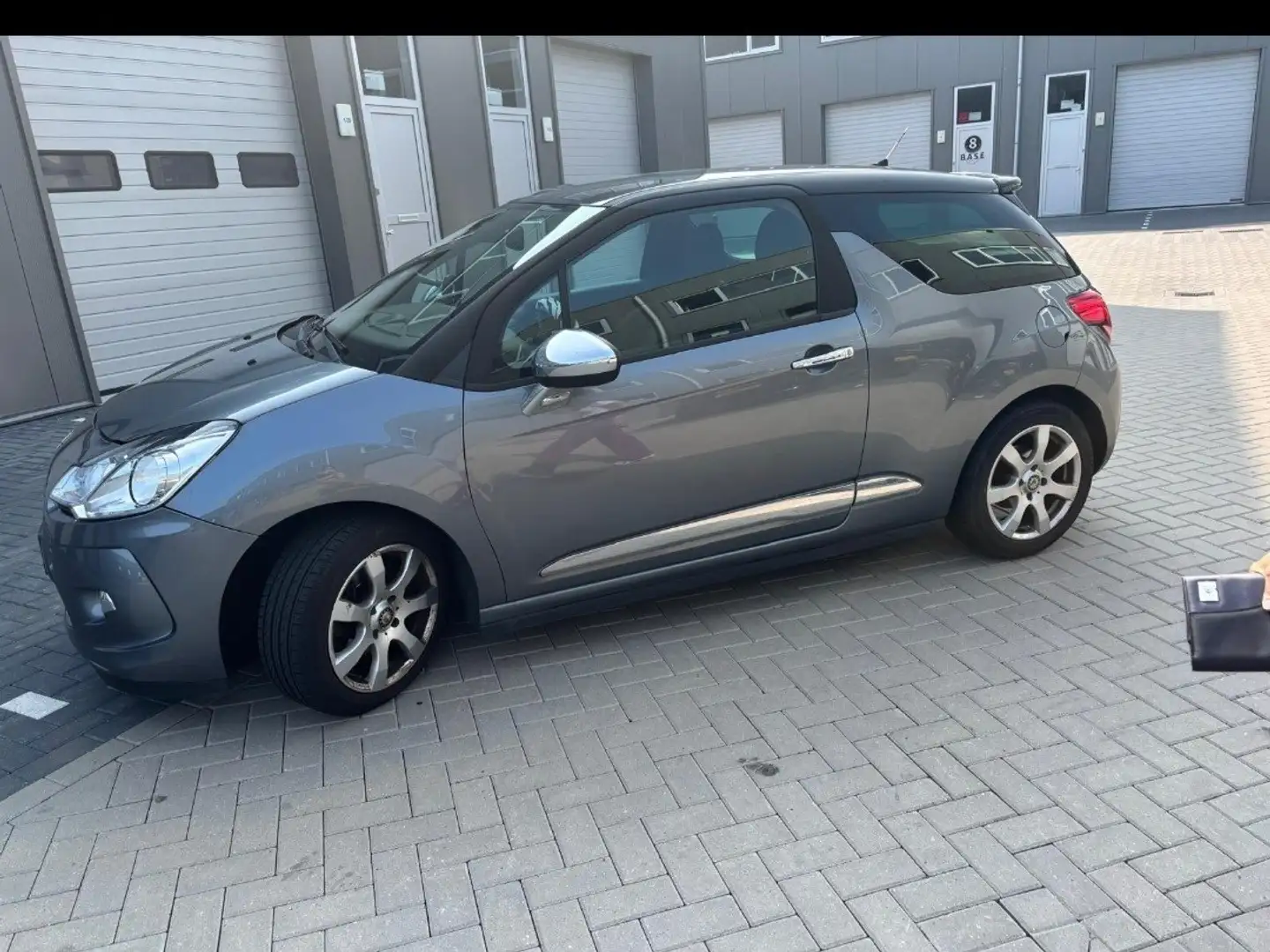 Citroen DS3 1.6 THP Sport Chic Zilver - 1