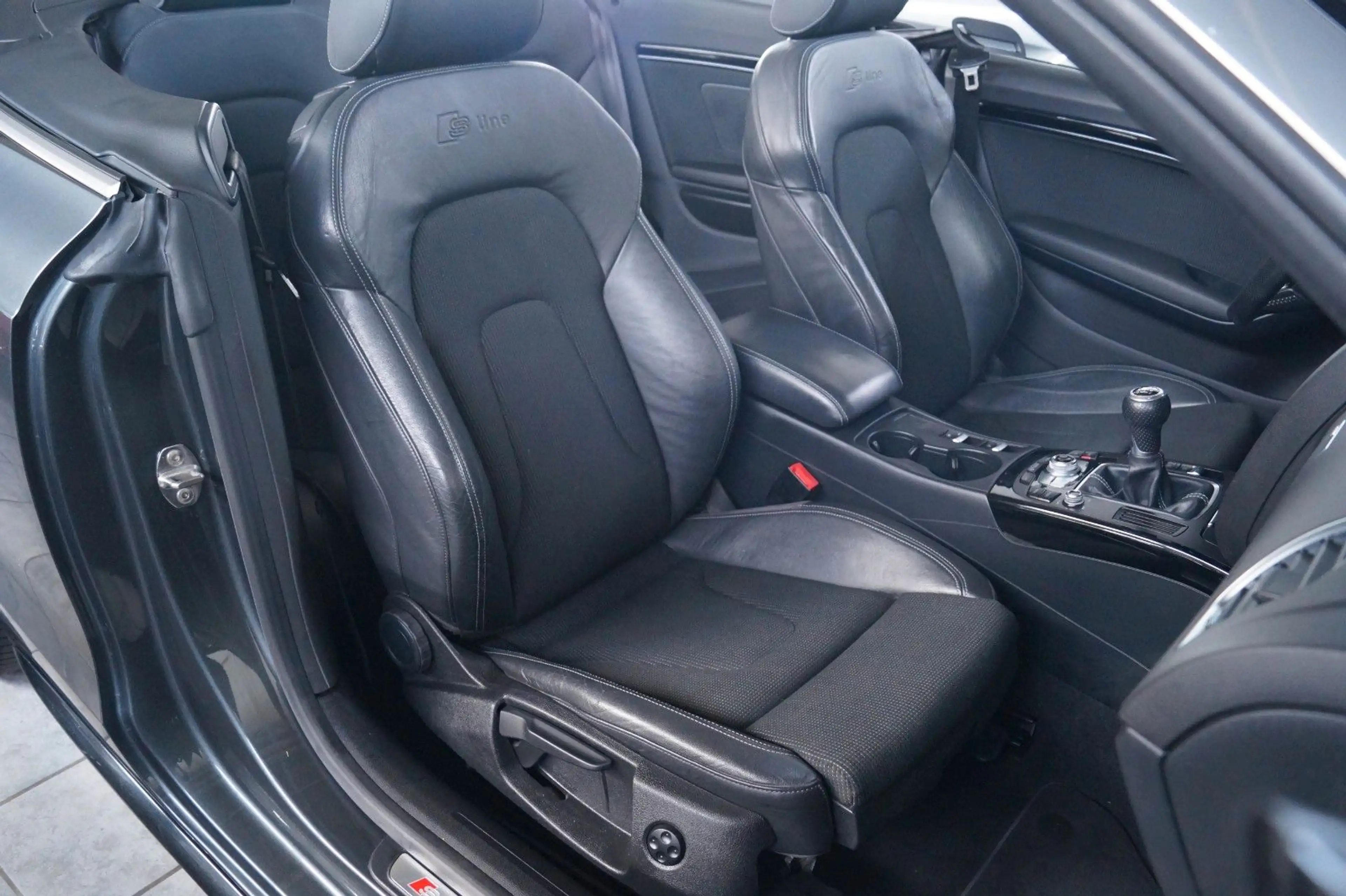 Audi A5 S-Line Sport Cabriolet 1.8 TFSI — photo 4