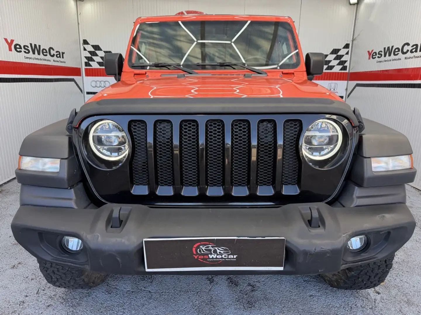Jeep Wrangler 2.0T GME Sahara 8ATX 197KW Naranja - 2