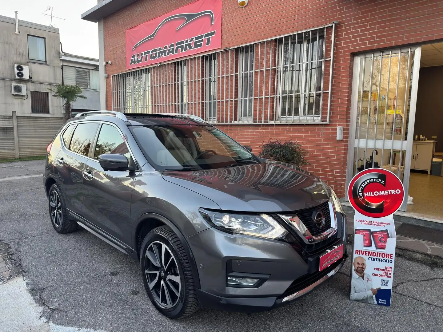 Nissan X-Trail 1.7 dci Tekna 2wd x-tronic 360° TETTO PELLE Grigio - 1