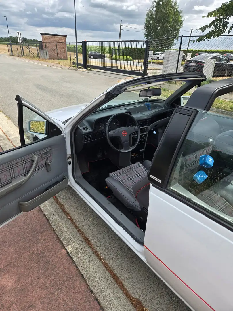 Oldtimer Opel Cabrio 16s Weiß - 2