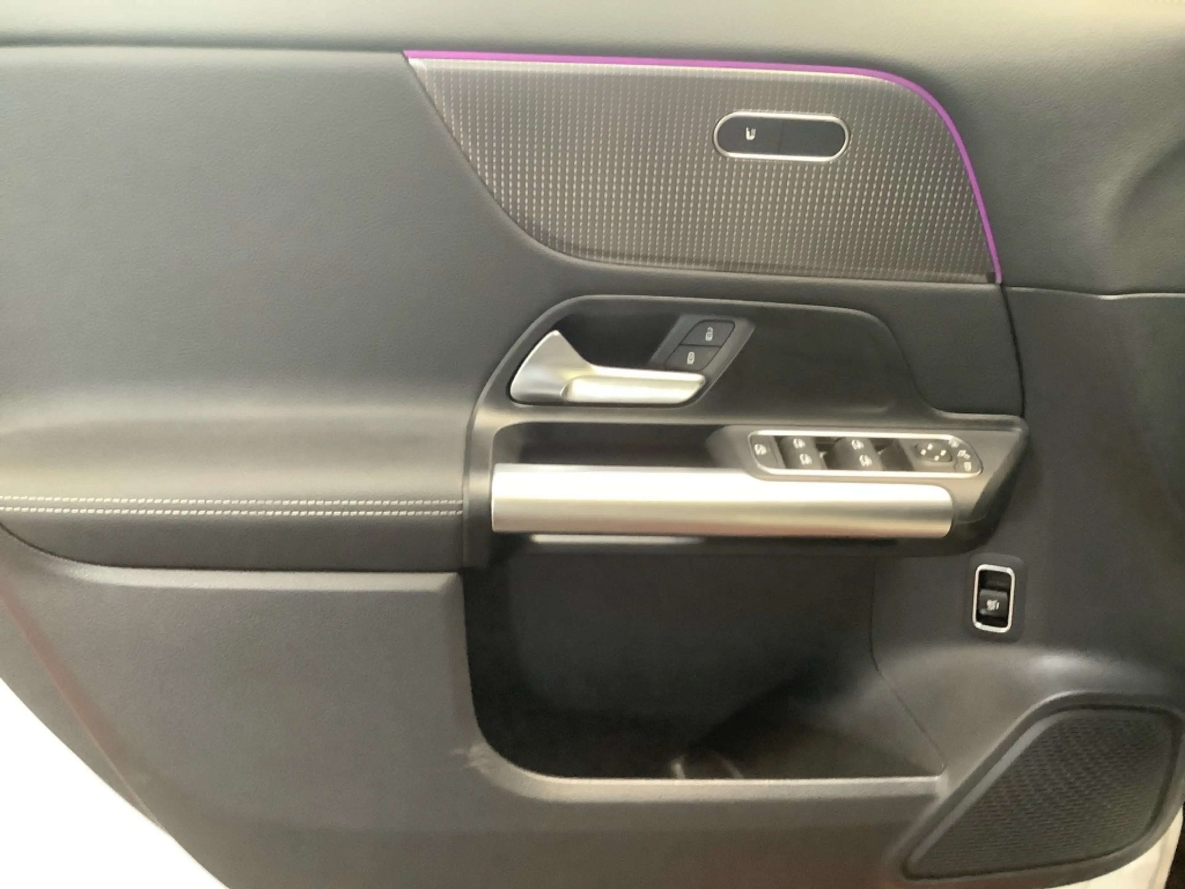 Mercedes-Benz EQA 250 AMG+MBUX+DISTRONIC+AMBIENTE+360°+KAMERA — photo 6