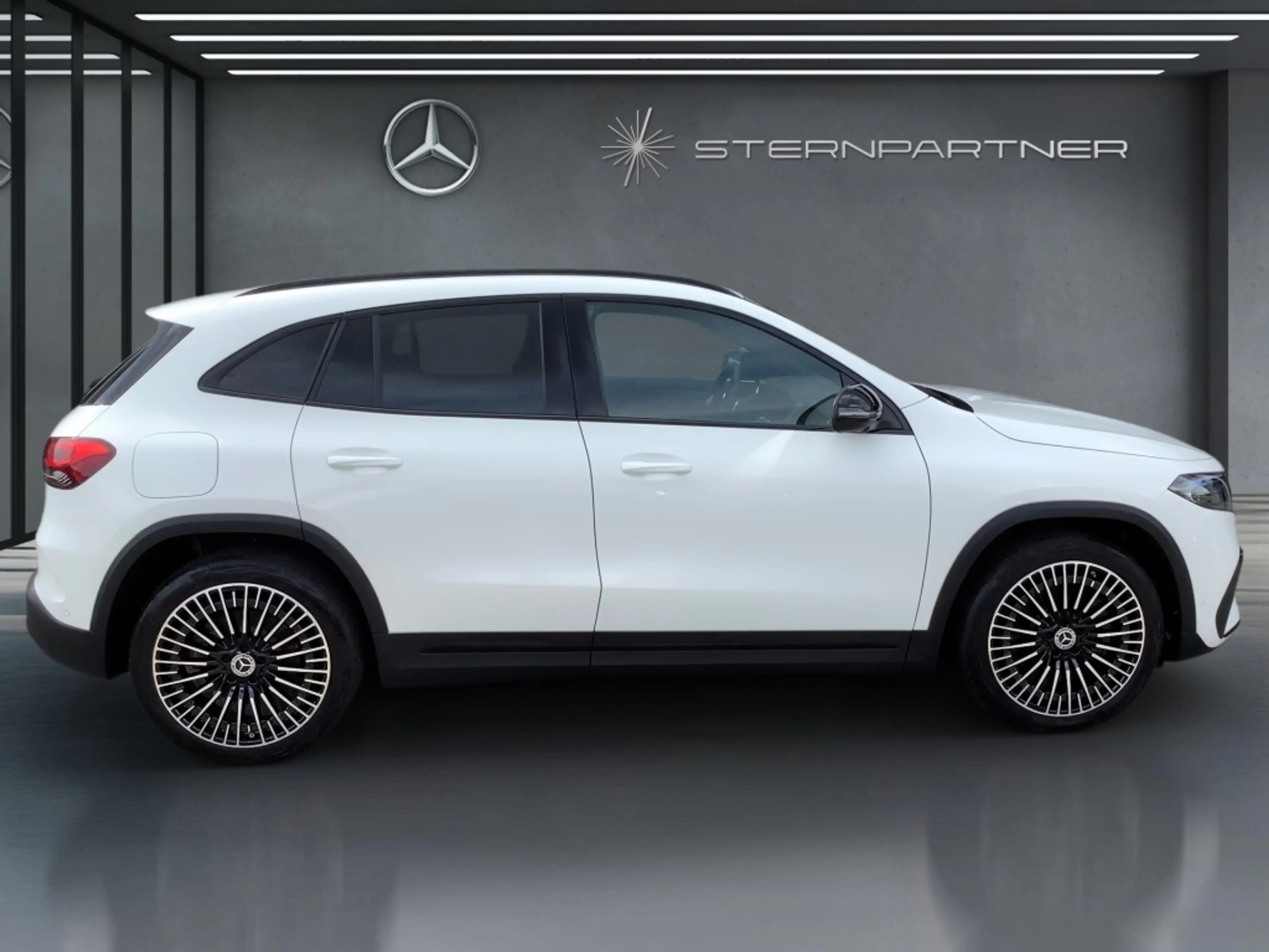Mercedes-Benz EQA 250 AMG+MBUX+DISTRONIC+AMBIENTE+360°+KAMERA — photo 3