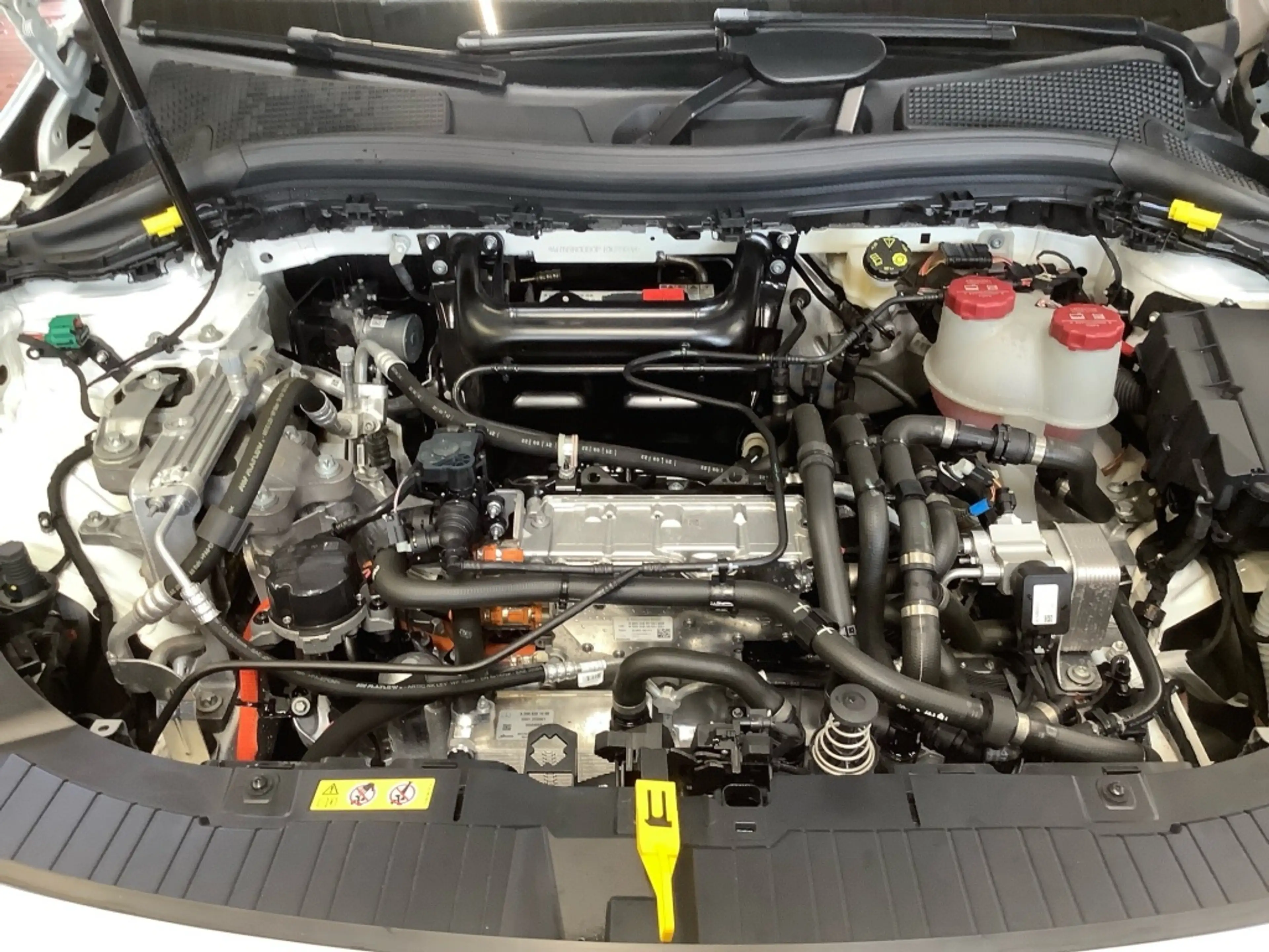 Mercedes-Benz EQA 250 AMG+MBUX+DISTRONIC+AMBIENTE+360°+KAMERA — photo 5