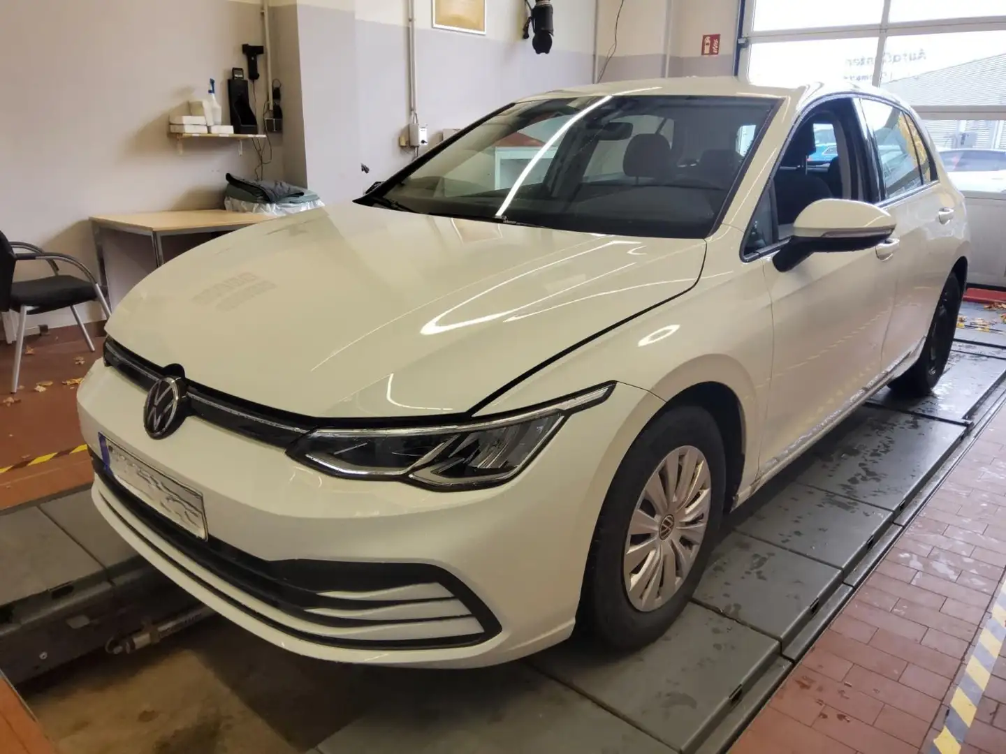 Volkswagen Golf VIII 1.0 TSI*LED*Sitzheizung*DAB+* Weiß - 2