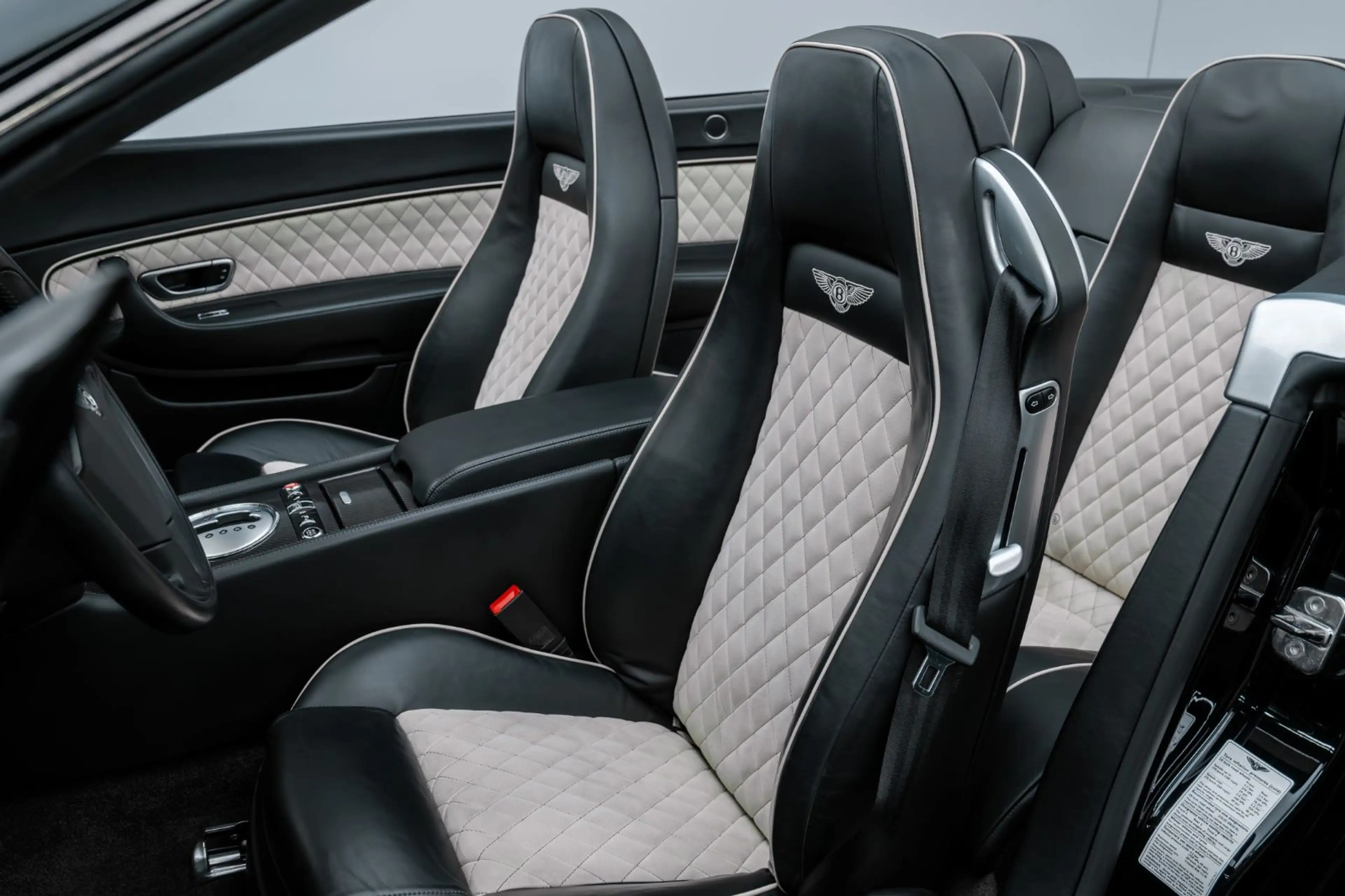 Bentley Continental GTC Supersport Convertible — photo 10