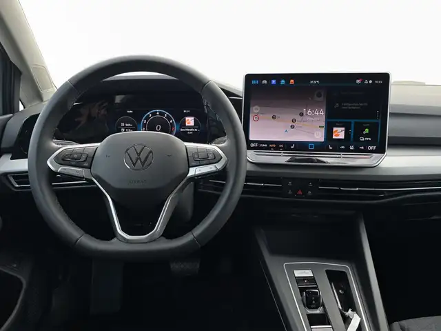 Volkswagen Golf view 2