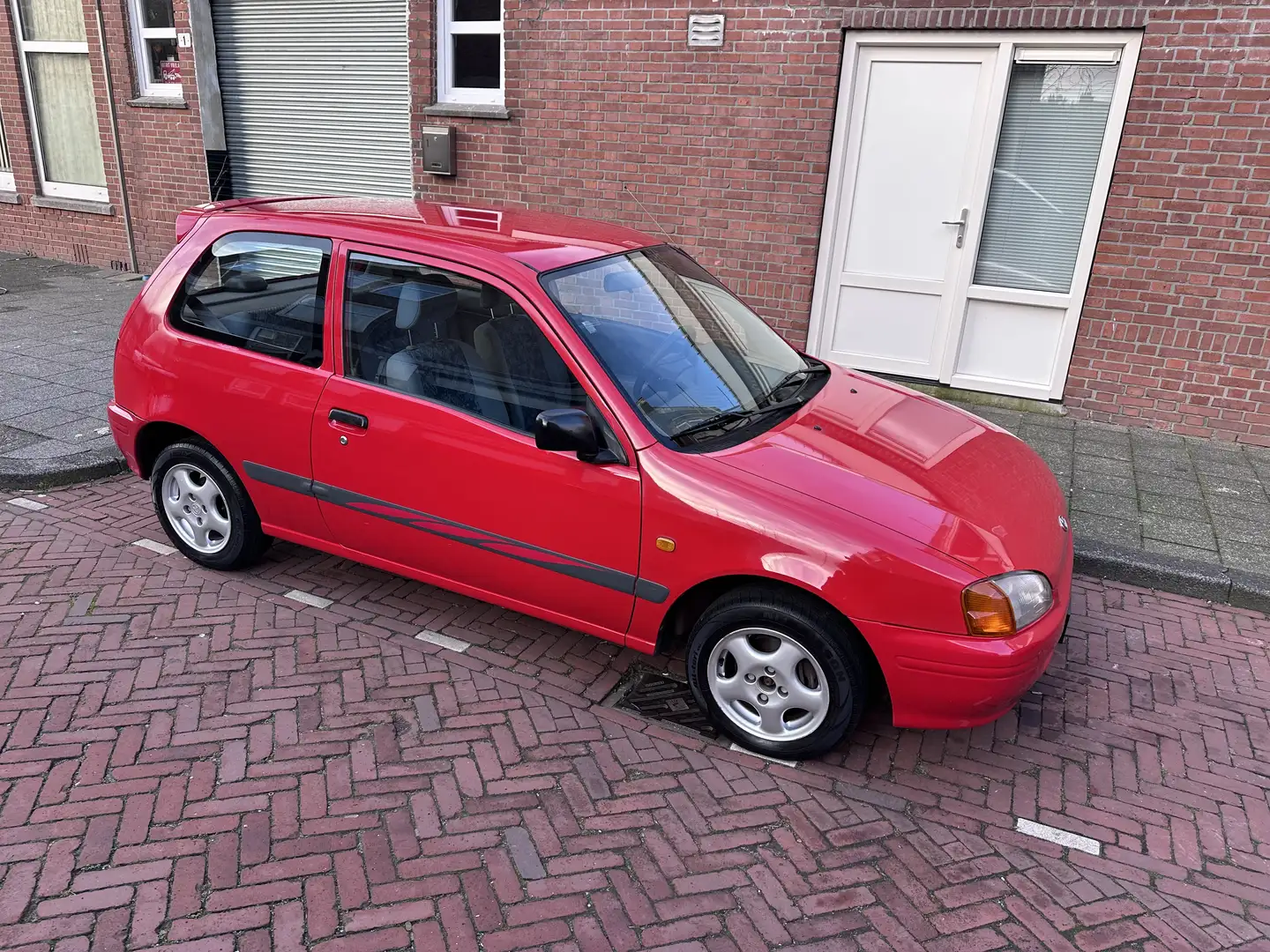 Toyota Starlet 1.3-16V XLi Rouge - 1