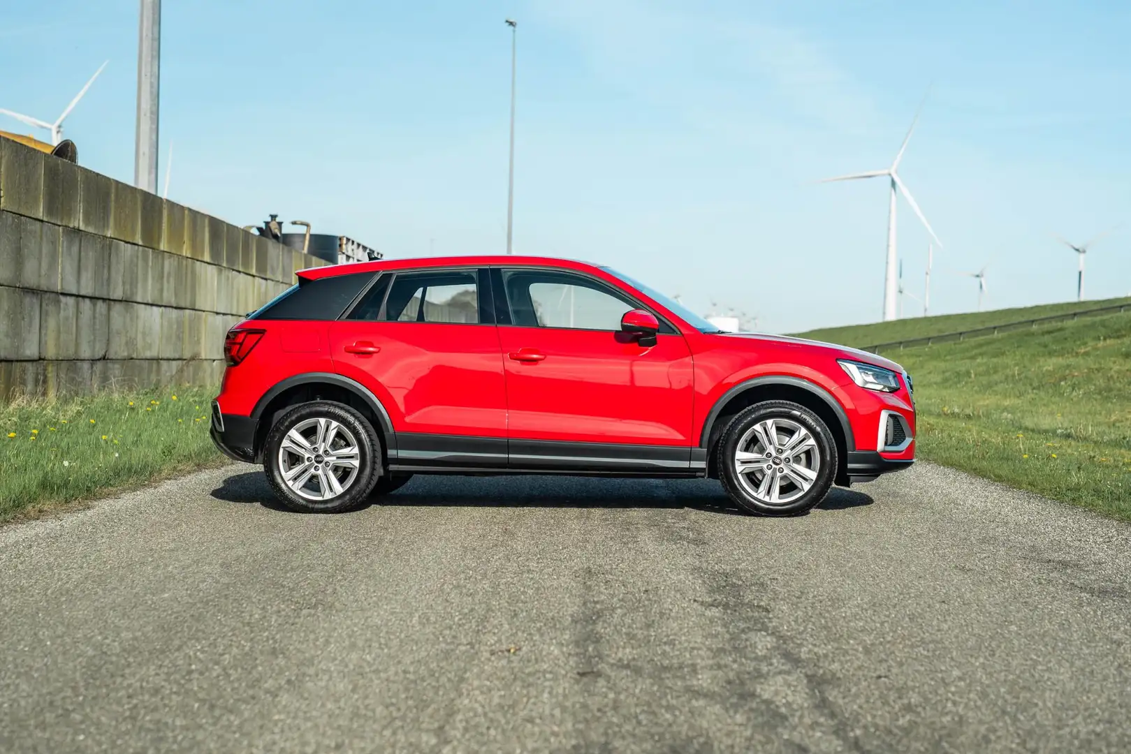 Audi Q2 35 TFSI Business Edition Rood - 2